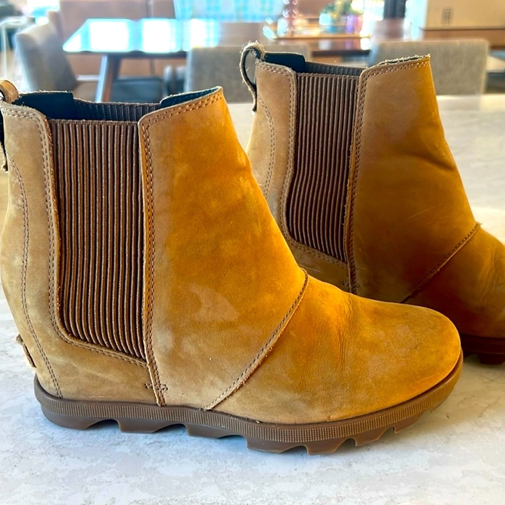 Sorel Chelsea Hidden Wedge Booties